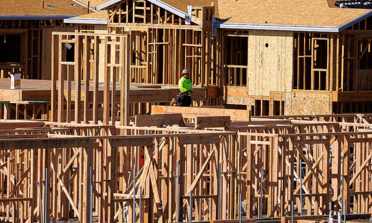 Trump says he will ban Wall Street investments in single-family homes